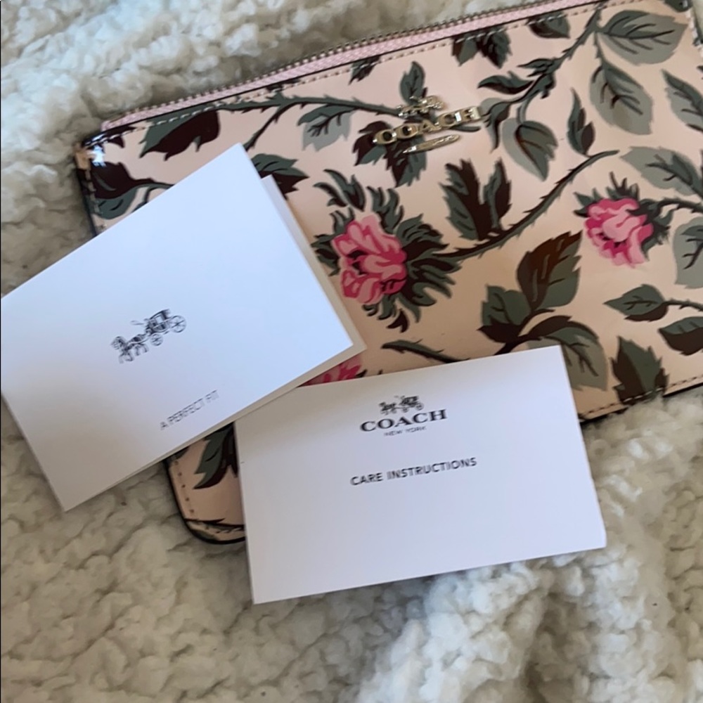 Coach Wristlet - Picture 5 of 7